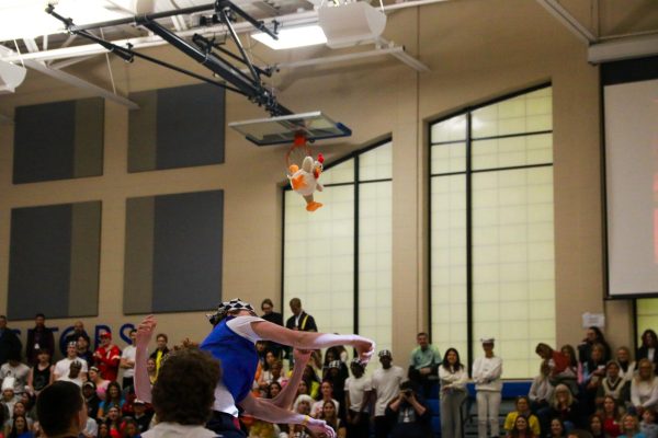 Senior Student Wins the Jump at the Start of the Ultimate Chicken Match